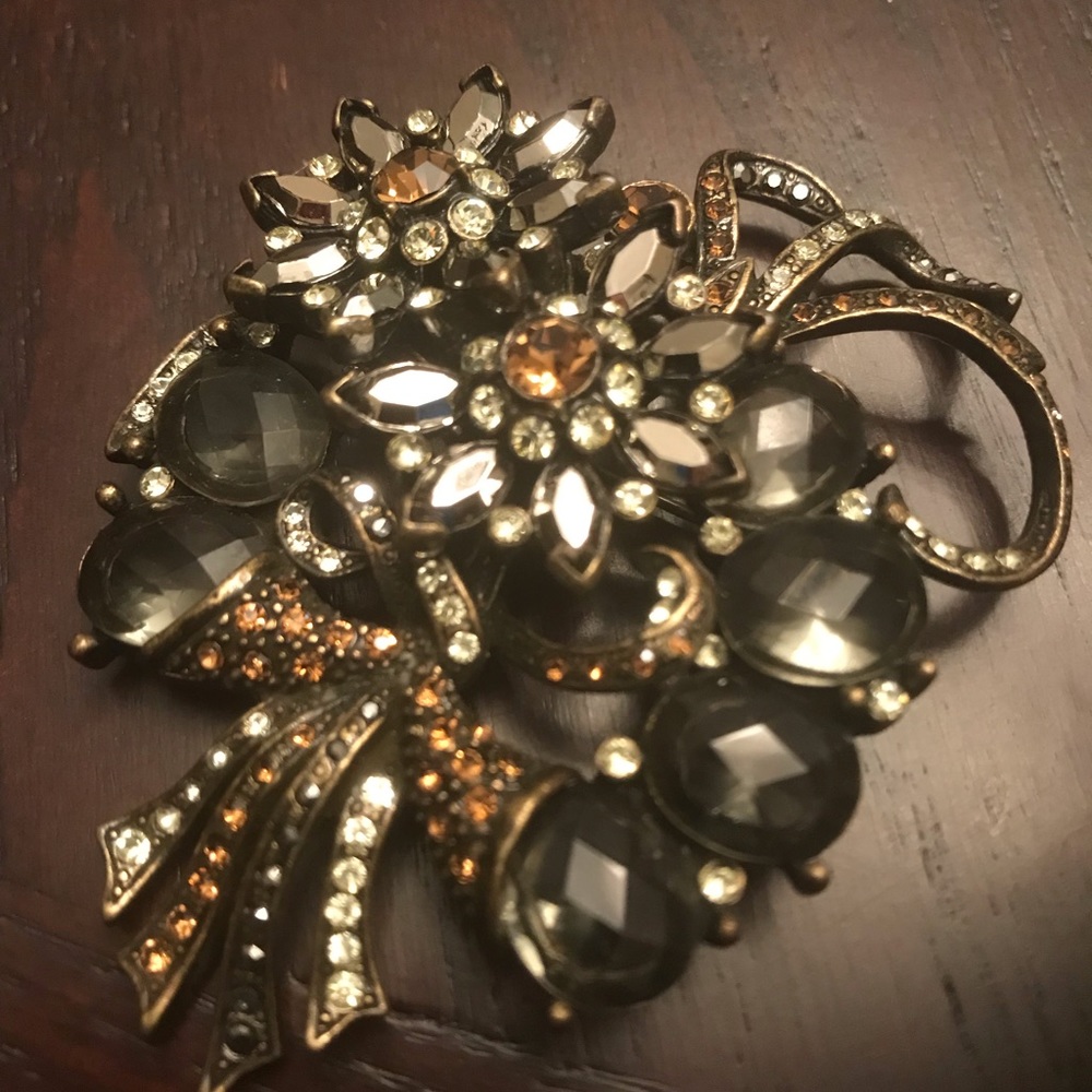 Avon flower brooch